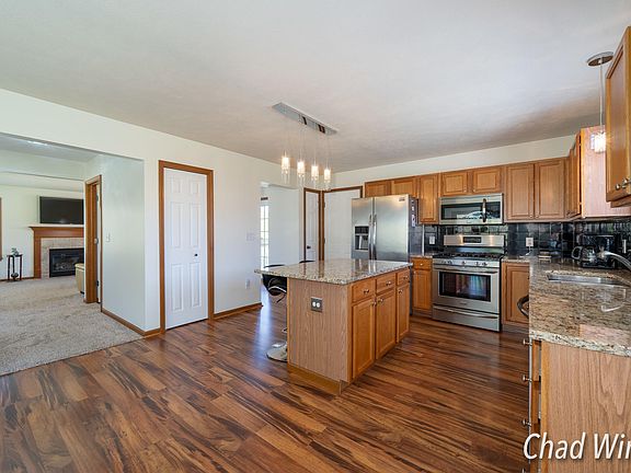 5th image of 10295 Meadowgate Dr NE
