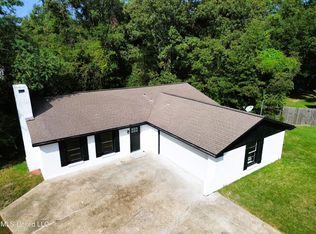7826 Koko Pl, Diamondhead, MS 39525