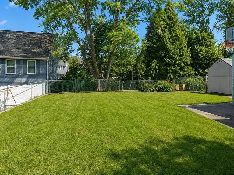 28 Warnock St #2 — Photo 13