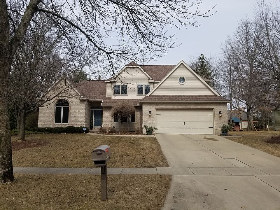 1st image of 2712 Brookwood Dr