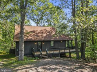 227 Amberwood Rd, Great Cacapon, WV 25422