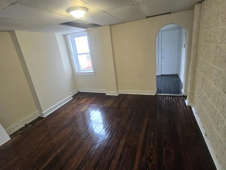5953 N Beechwood St — Photo 4