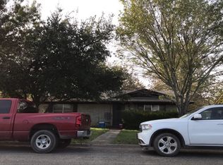 429 Windsong Dr, Uvalde, TX 78801