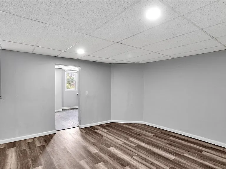 3246 Richardson Ave — Photo 9