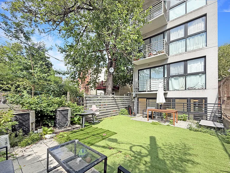 90 Clermont Ave #1L — Photo 12