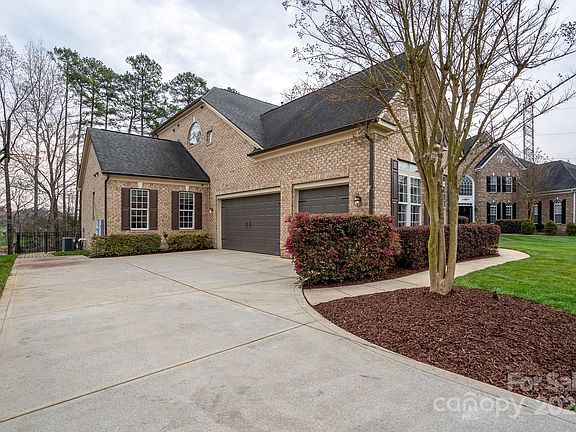 5th image of 7500 Cleyera Cir