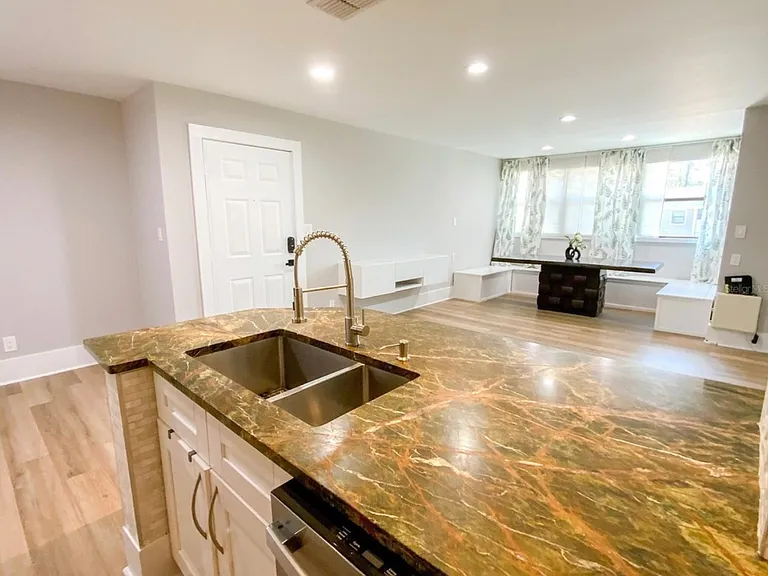1400 Gandy Blvd N #1013 — Photo 5
