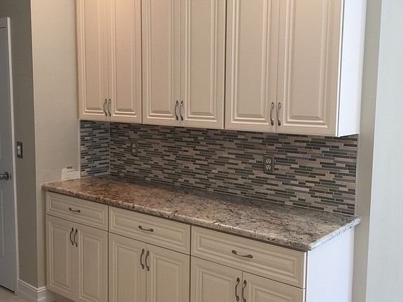 4th image of 10323 Abbotsford Dr