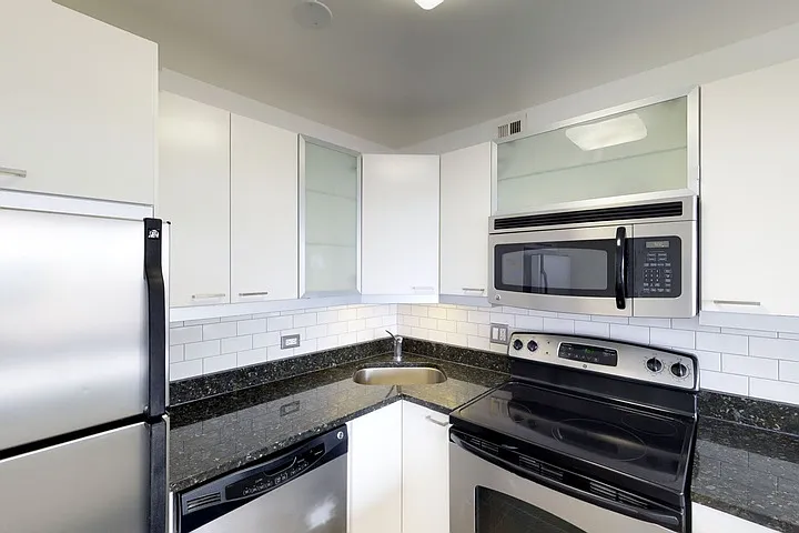 Algonquin Apartments — Photo 36