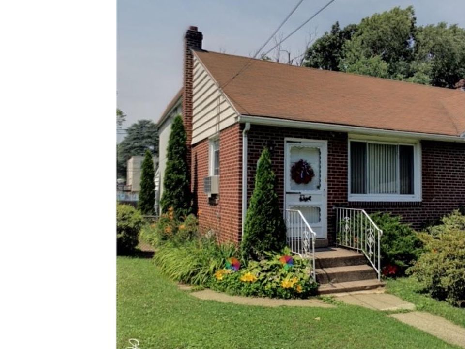 1st image of 715 Blackstone Ave