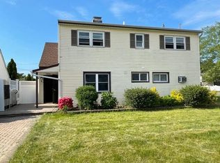 2 Butler Ln, Levittown, NY 11756