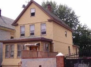 40-32 61st St, Flushing, NY 11377