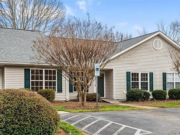 3rd image of 142 Wesley Harris Cir