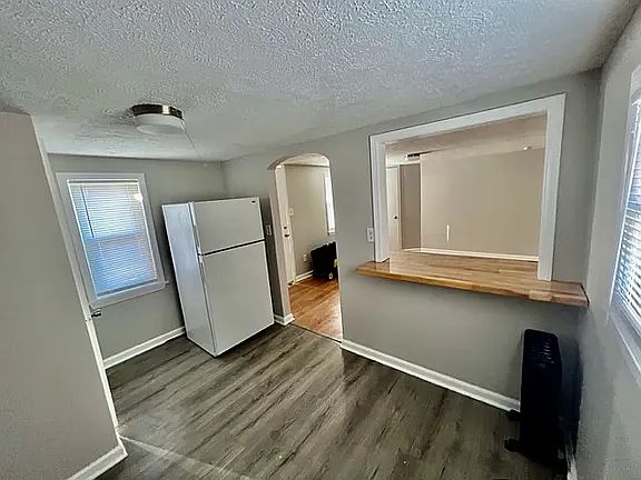 4th image of 2053 May Ave #B