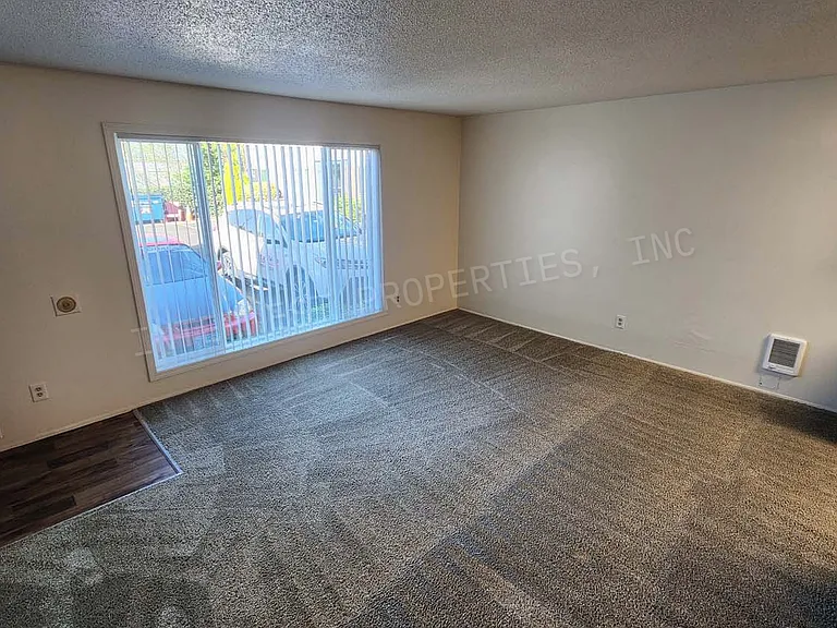 32 SE 60th Ave #1 — Photo 7