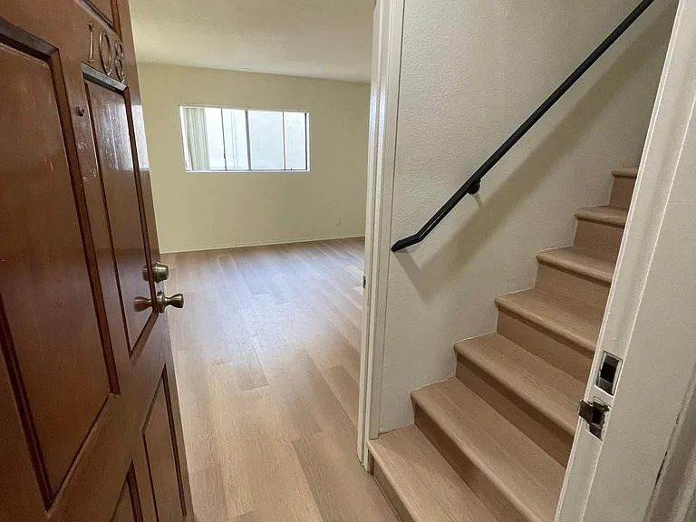12736 Caswell Ave — Photo 1