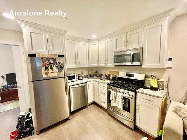 2 bed, 550 sqft, $3,450 — Photo 4
