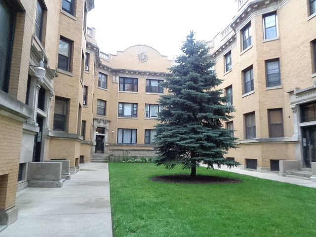 1st image of 4828 S Dorchester Ave #2B
