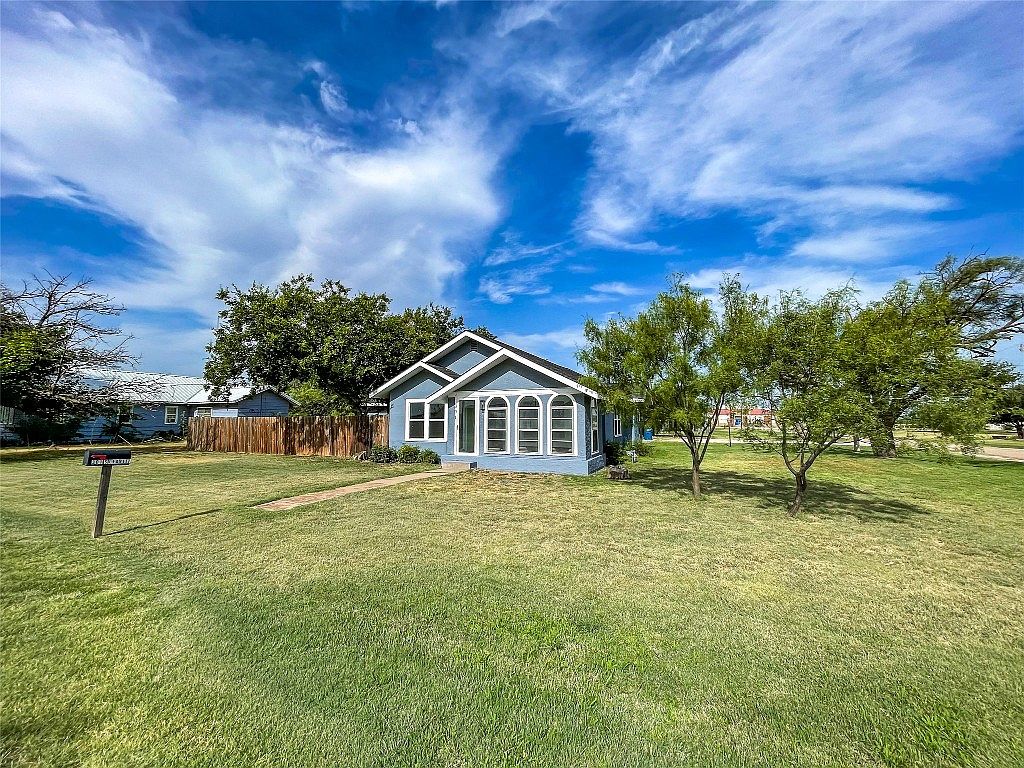 301 S Leavitt St, Weinert, TX 76388 MLS 20384303 Zillow