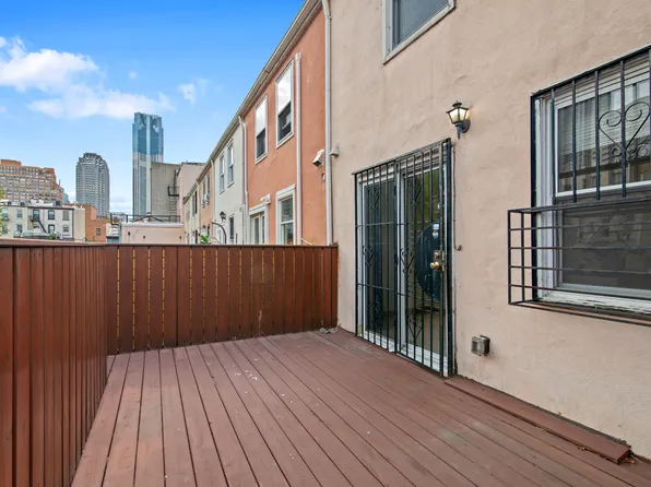 226 Grand Street image 15 of 26