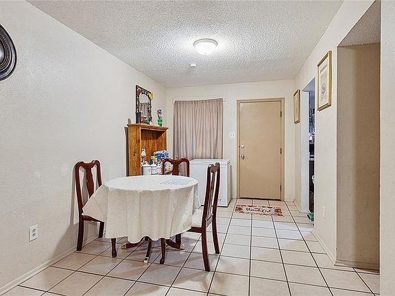 5th image of 12-12A Shepard St