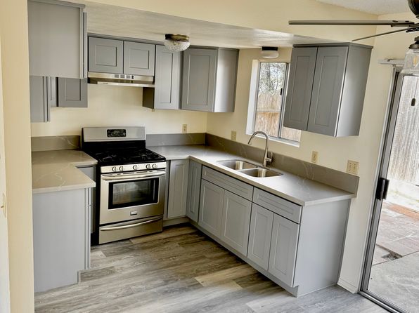 1627 Front St #1