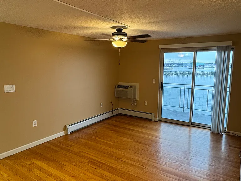 184 Pequot Ave #304 — Photo 2