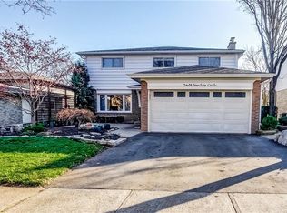 2401 Sinclair Cir, Burlington, ON L7P3C2
