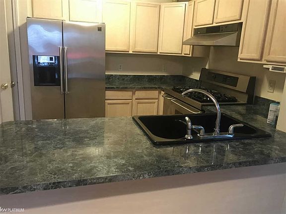 5th image of 53075 Barberry Cir