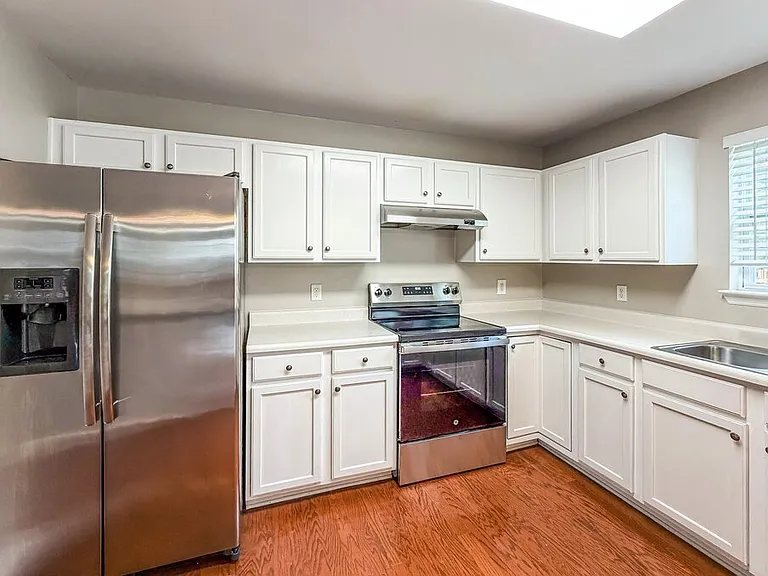 1864 Devon Dr — Photo 9