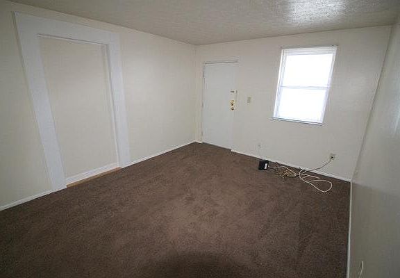 2nd image of 110 E Norwich Ave APT D