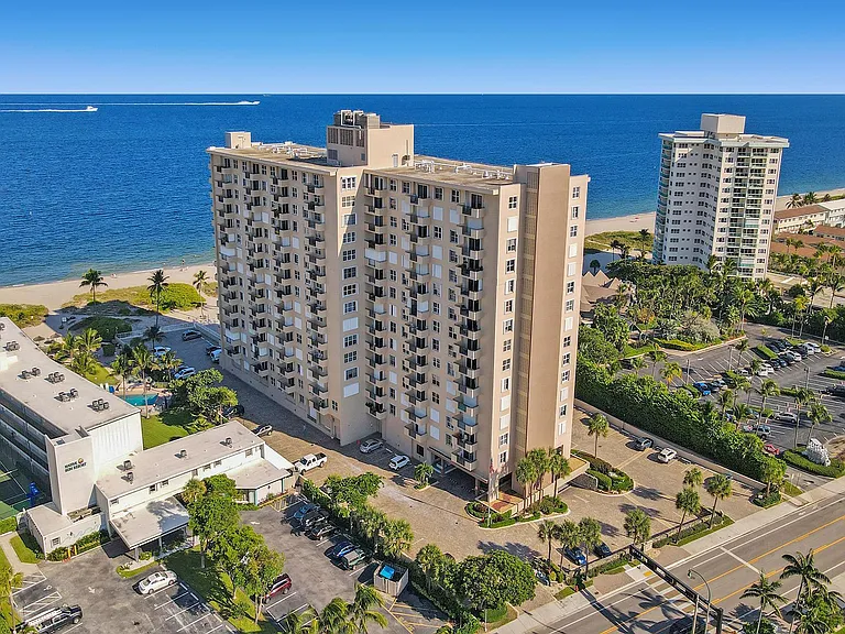 2000 S Ocean Blvd #LC — Photo 2