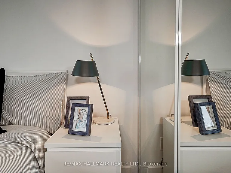 15 Grenville St #1406 — Photo 34