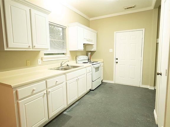 5th image of 9819 Alcanterra Dr