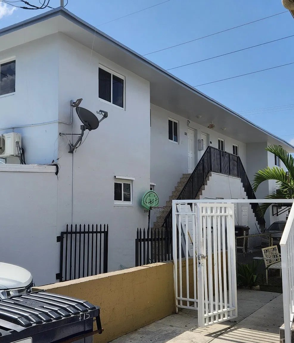 2 bed, 800 sqft, $1,850 — Photo 1