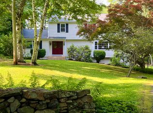 25 Jade Tree Ln, Trumbull, CT 06611