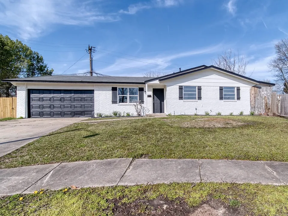 1605 S 108th East Pl