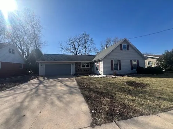 321 E 20th St, Kaukauna, WI 54130
