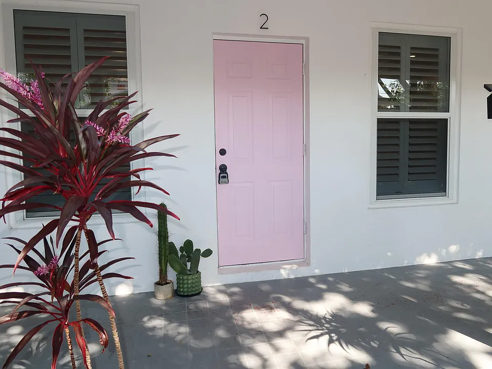 614 Palm St #2