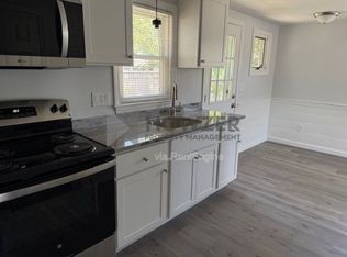 325 Oak Neck Rd, Hyannis, MA 02601