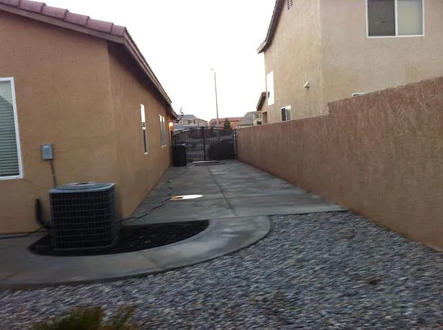 15095 Biltmore St — Photo 15