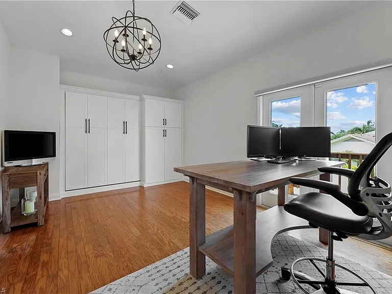 4611 Crayton Rd — Photo 28