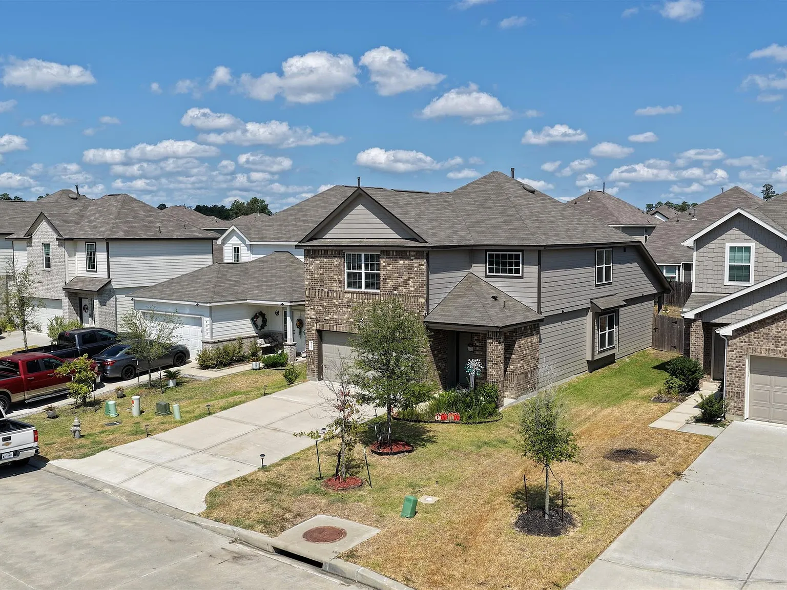 4 bed, 2.5 bath, 2221 sqft, $2,200 — Photo 3