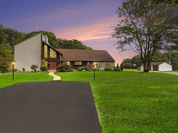 5821 W 88th St, Fremont, MI 49412