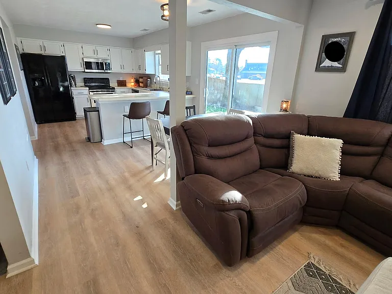 1480 Berkshire Dr — Photo 8