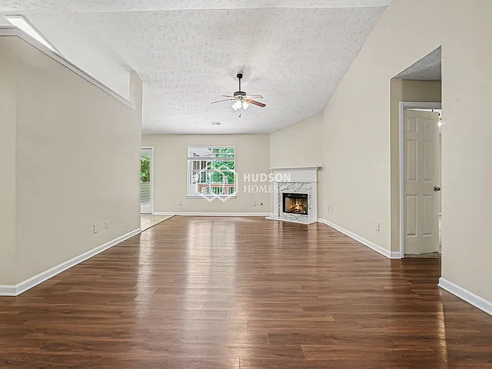 2369 Heatherton Ct — Photo 4