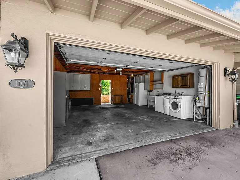 1071 E Avocado Crest Rd — Photo 29
