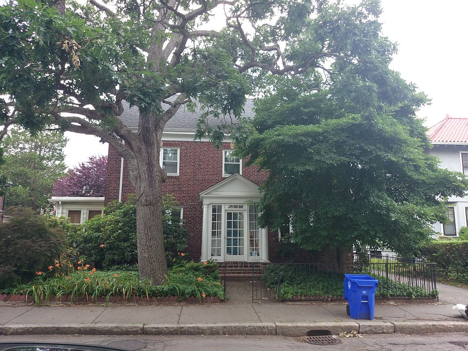 2nd image of 222 Pleasant St