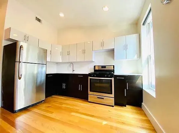 576 Marcy Avenue image 15 of 39