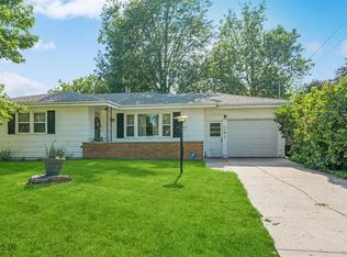 307 E 20th St N, Newton, IA